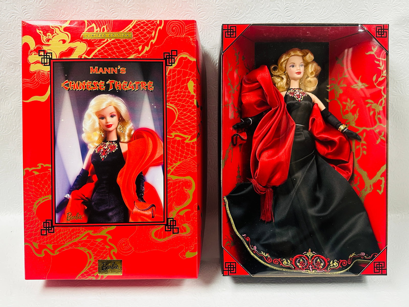 Barbie Doll Manns Chinese Theater: Barbie Doll Manns Chinese Theater ------------------ please review all pictures carefully because they are part of the description and show condition issues if any ------------------ please consider t