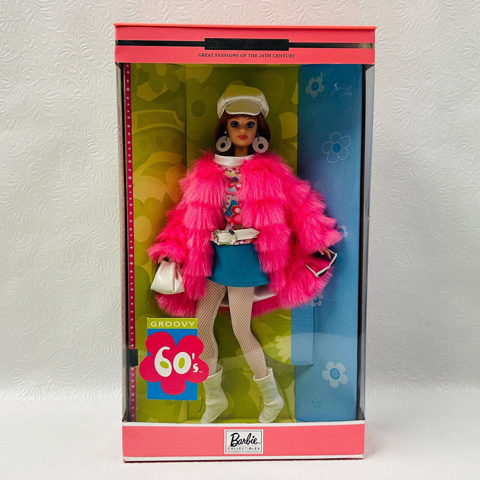 Barbie Doll Groovy 60s: Barbie Doll Groovy 60s ------------------ please review all pictures carefully because they are part of the description and show condition issues if any ------------------ please consider the shipping