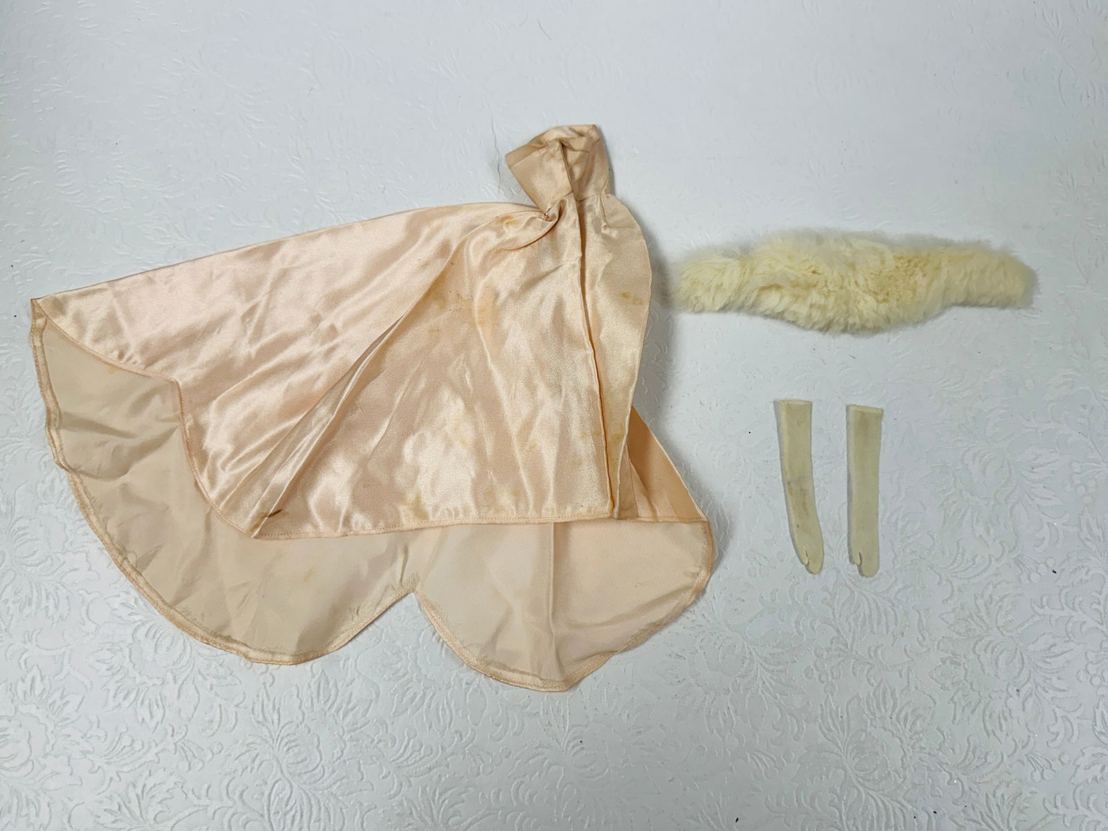 Vintage Barbie 983 Enchanted Evening Gown, Stole and Gloves Doll Clothes (1 of 8)