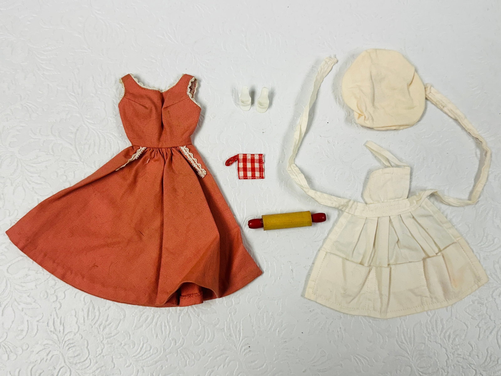 Vintage Barbie Q Ensemble 962 Doll Clothes: Vintage Barbie Q Ensemble 962 Doll Clothes ------------------ please review all pictures carefully because they are part of the description and show condition issues if any ------------------ please c