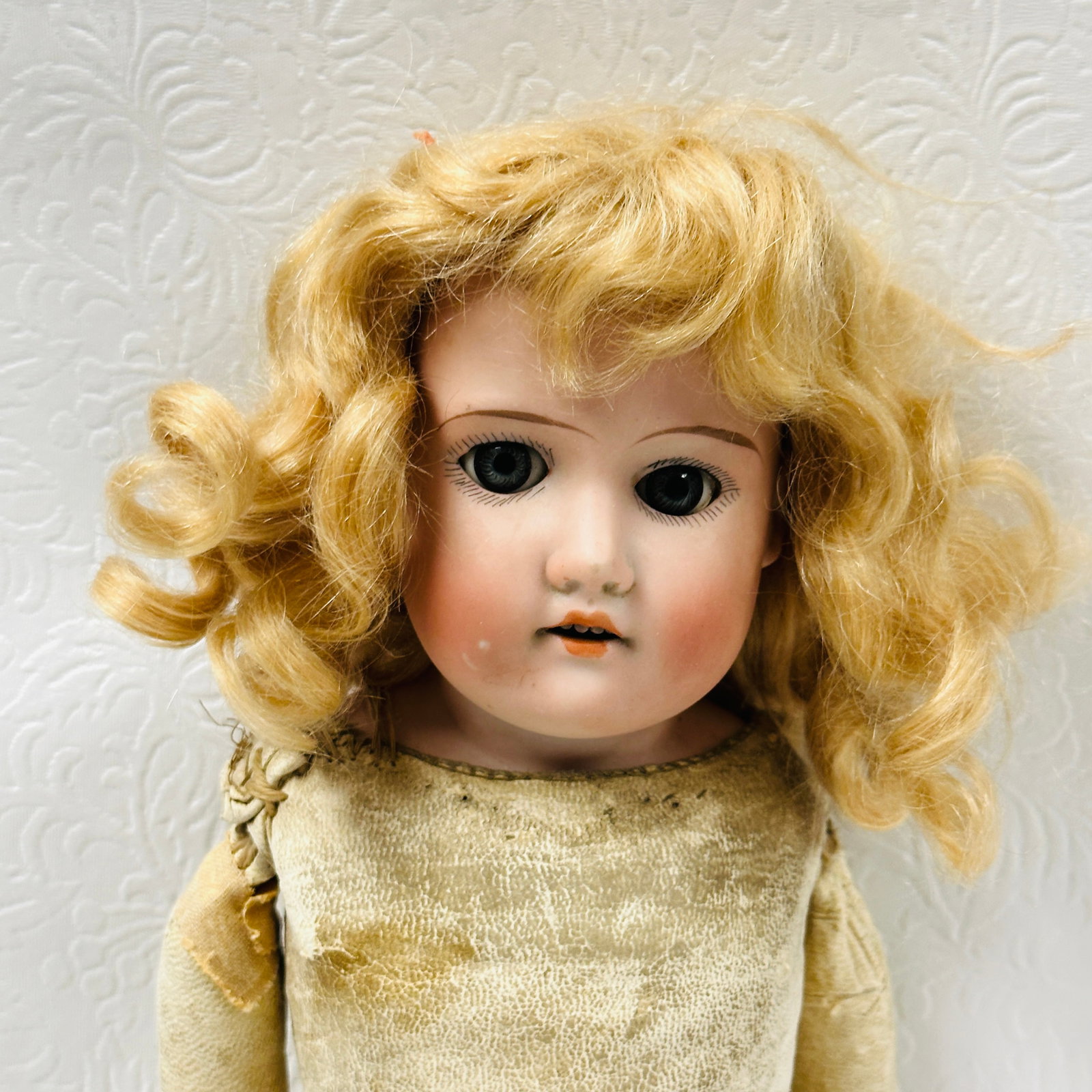 Antique Bisque Head Doll: Antique Bisque Head Doll ------------------ please review all pictures carefully because they are part of the description and show condition issues if any ------------------ please consider the shippi