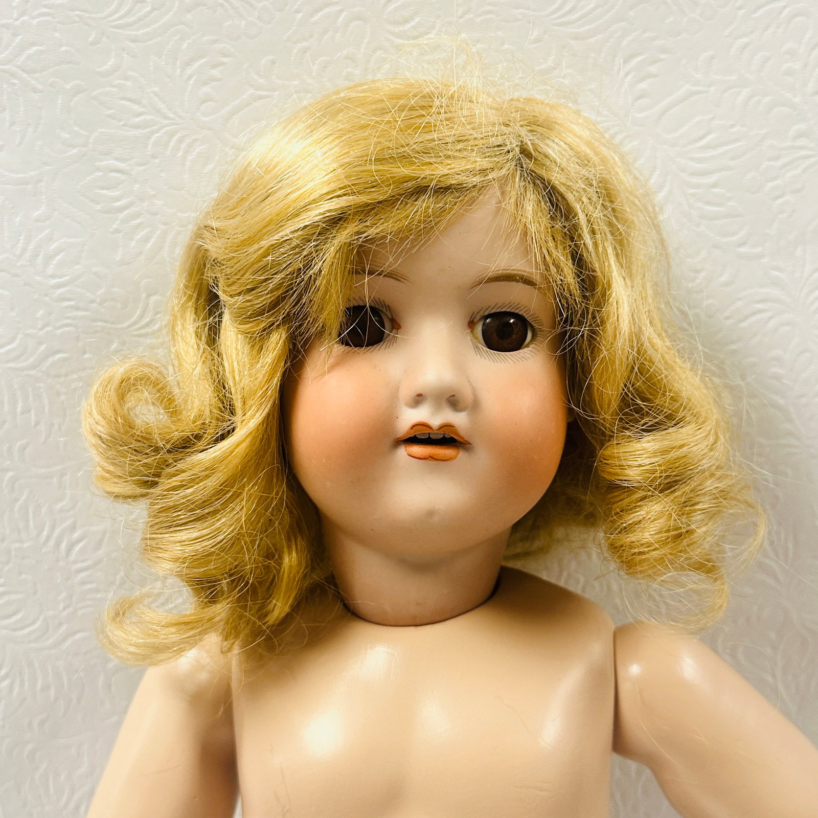 Armand Marseille 390 Doll (1 of 9)