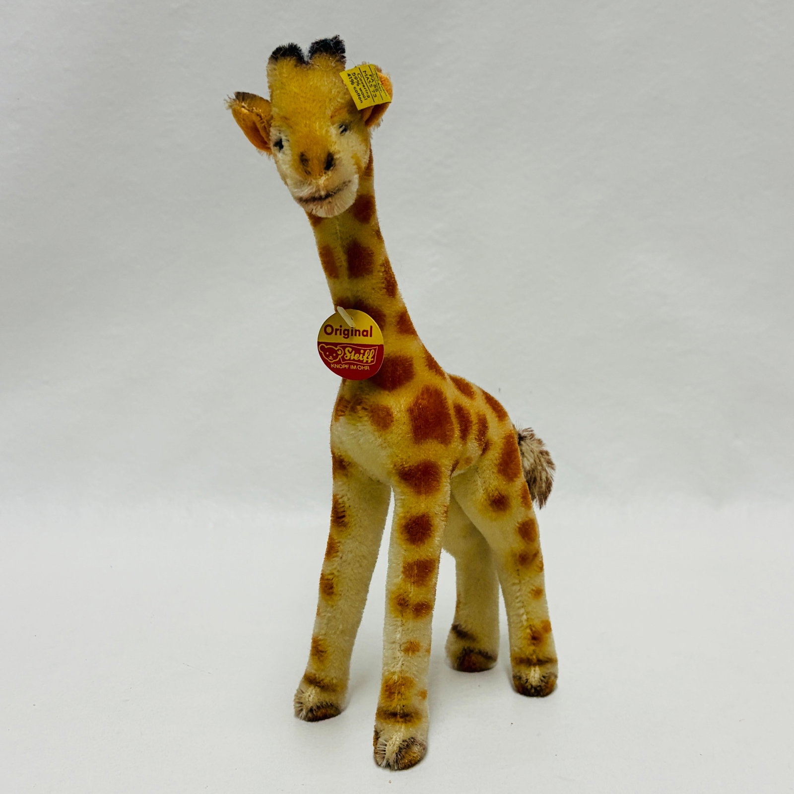 Steiff Mohair Giraffe: Steiff Mohair Giraffe ------------------ please review all pictures carefully because they are part of the description and show condition issues if any ------------------ please consider the shipping