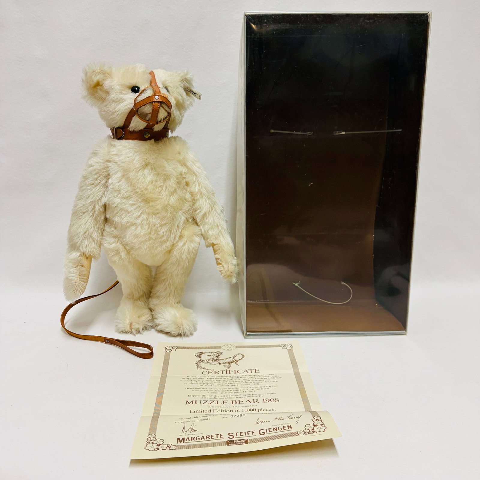Steiff 1908 Muzzle Bear, Limited Edition, replica: Steiff 1908 Muzzle Bear, Limited Edition, replica ------------------ please review all pictures carefully because they are part of the description and show condition issues if any ------------------