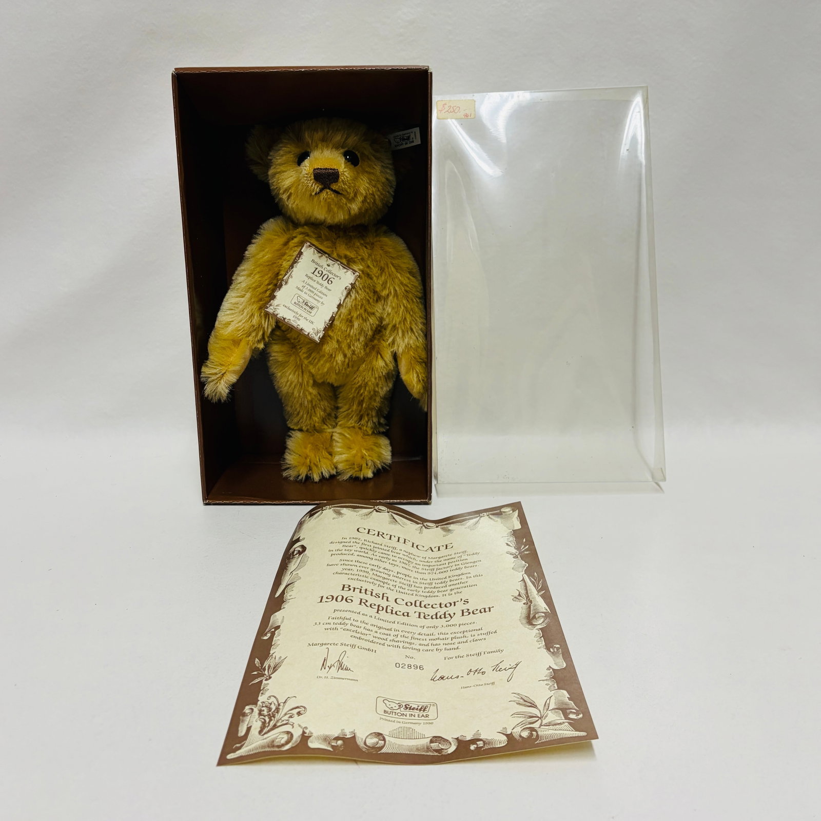 Steiff British Collectors 1906 Teddy Bear, replica: Steiff British Collectors 1906 Teddy Bear, replica ------------------ please review all pictures carefully because they are part of the description and show condition issues if any ------------------