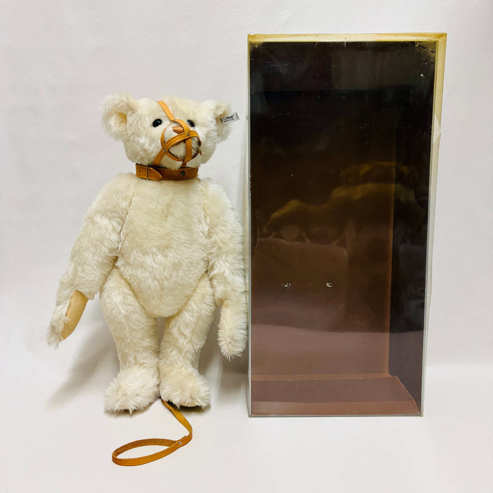 Steiff 1908 Muzzle Bear, Limited Edition, replica: Steiff 1908 Muzzle Bear, Limited Edition, replica ------------------ please review all pictures carefully because they are part of the description and show condition issues if any ------------------ p