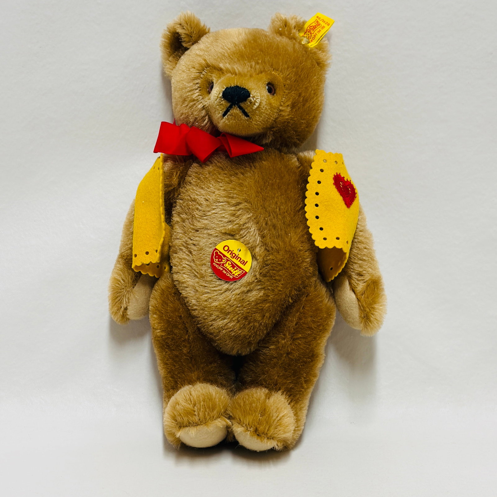 Steiff Luv Bearer Teddy Bear (1 of 7)