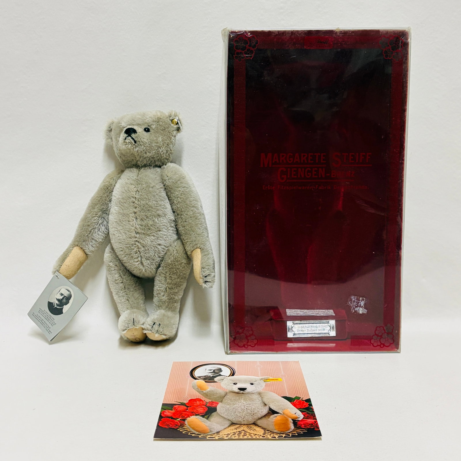 Richard Steiff designed 1902 Teddy Bear, replica: Richard Steiff designed 1902 Teddy Bear, replica ------------------ please review all pictures carefully because they are part of the description and show condition issues if any ------------------ pl