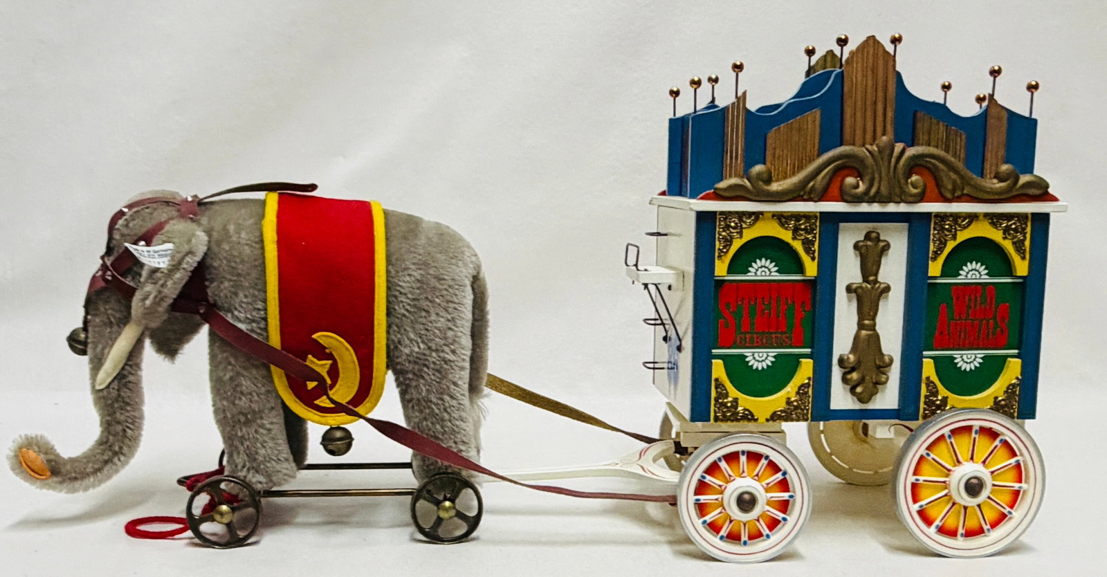 Steiff Golden Age of the Circus with Elephant, Calliope Wagon and COA (1 of 19)