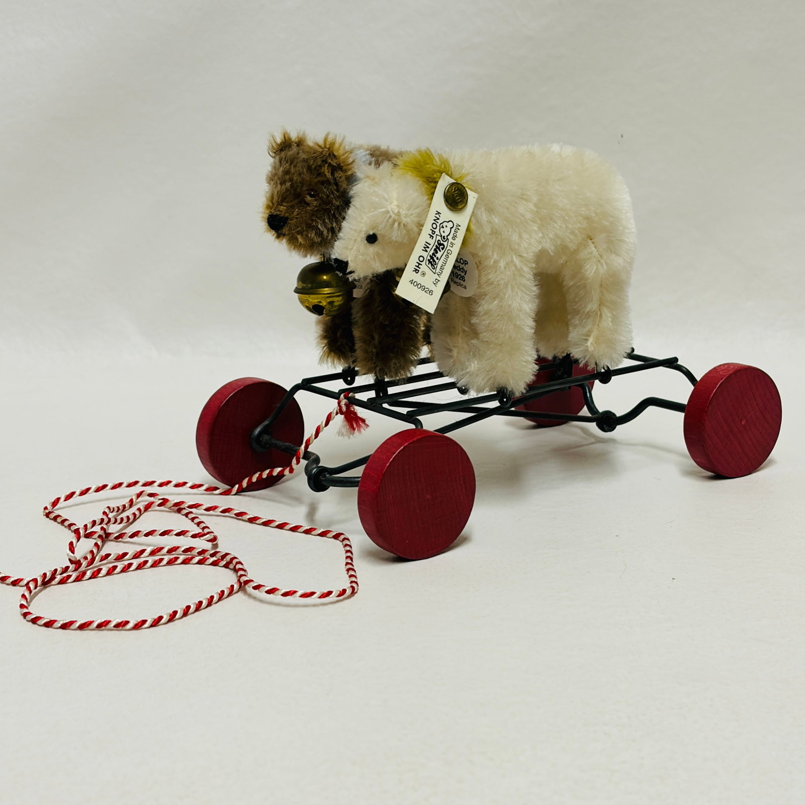 Steiff 1926 Galop Teddy Pull Toy, replica (1 of 10)