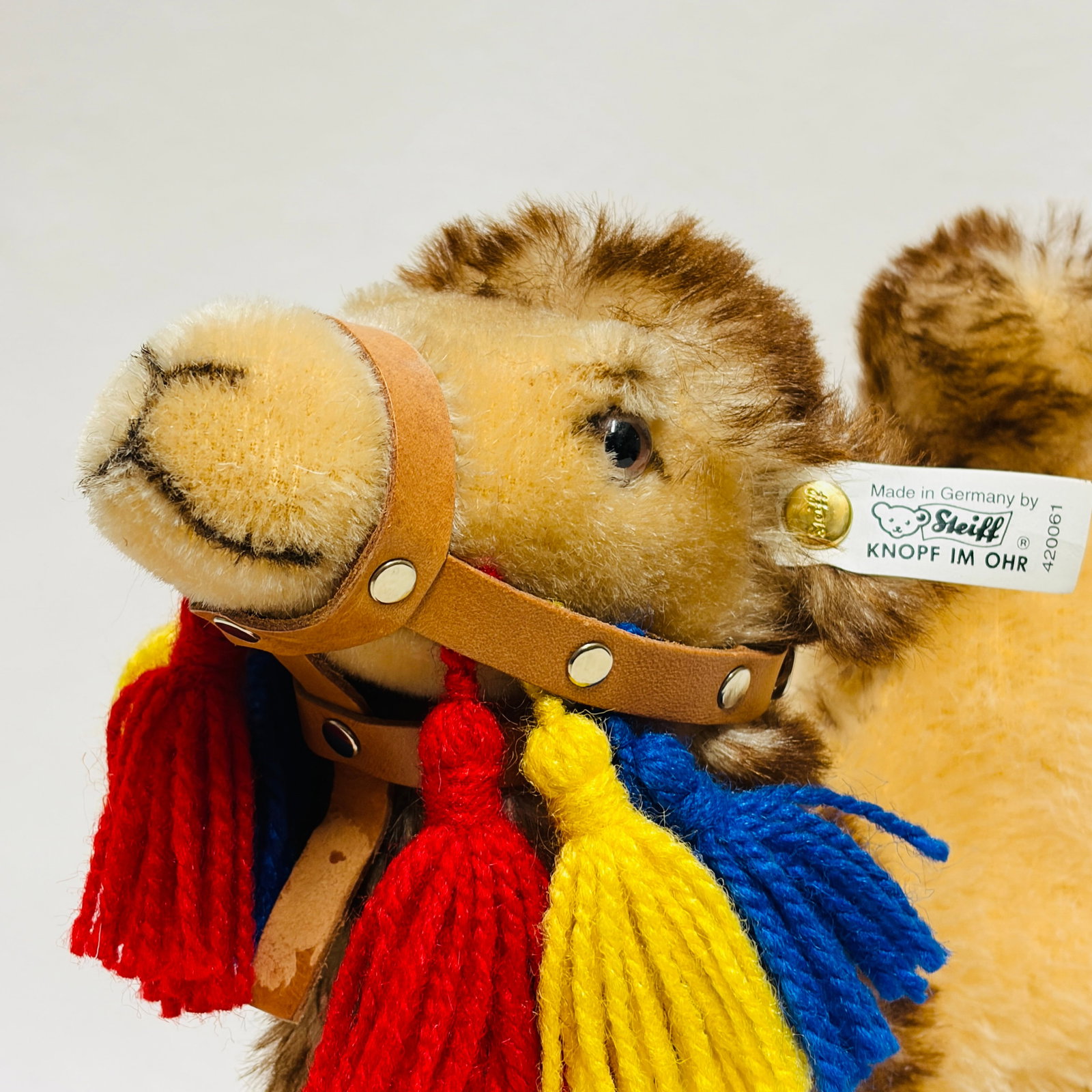 Steiff Camel on Wheels - 2