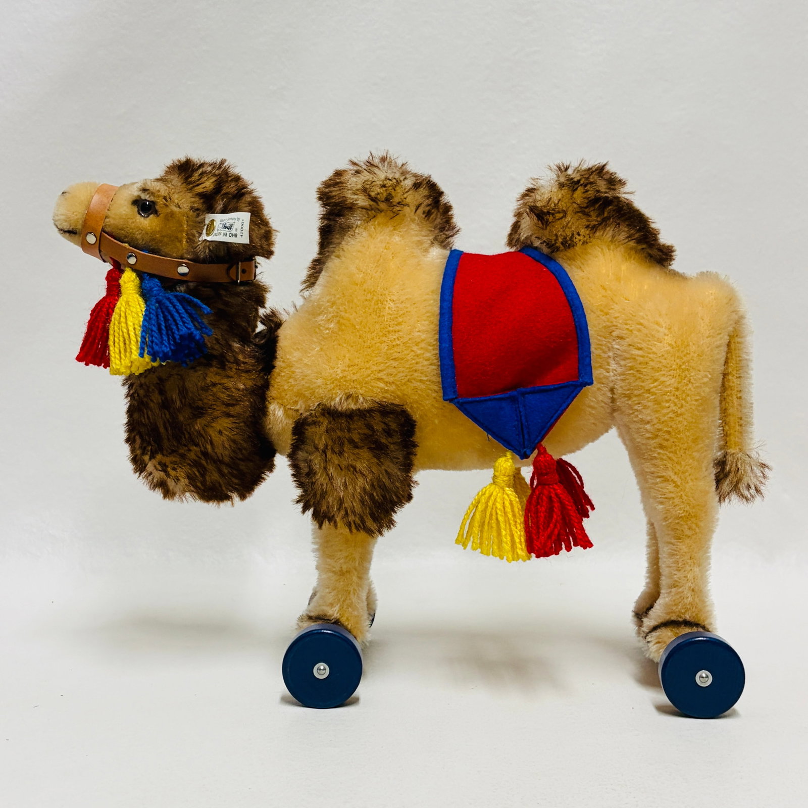 Steiff Camel on Wheels - 3
