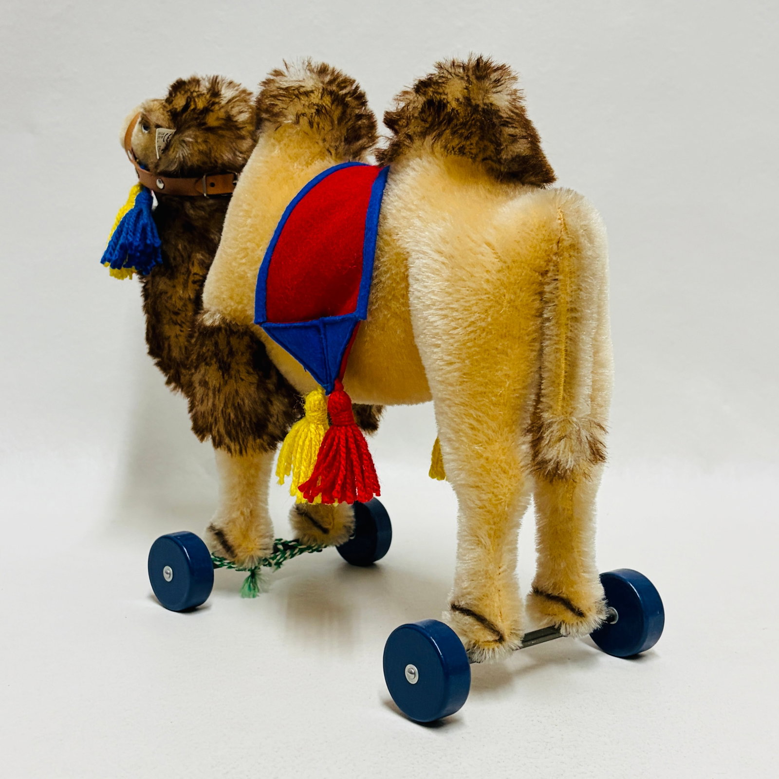 Steiff Camel on Wheels - 4