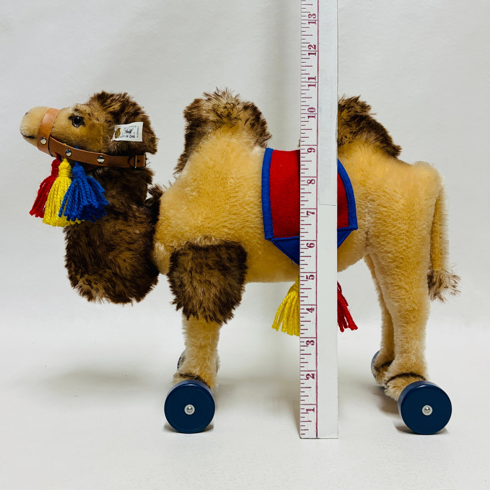 Steiff Camel on Wheels - 7