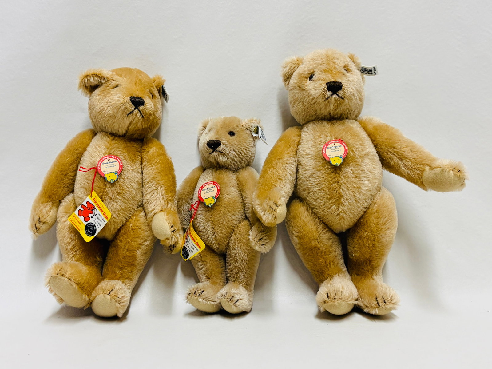 Three Steiff Teddy Bears, Goldilocks and the Three Bears (1 of 19)