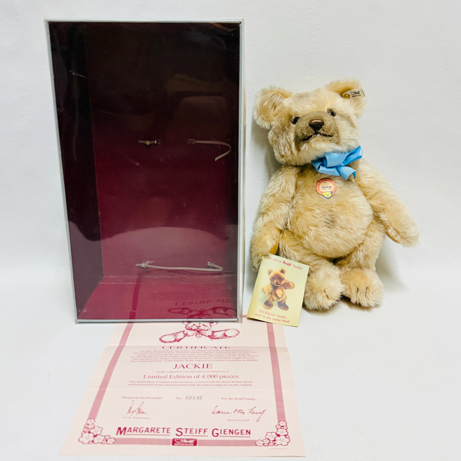 Steiff 1953 Jackie Teddy Bear, Limited Edition, replica: Steiff 1953 Jackie Teddy Bear, Limited Edition, replica ------------------ please review all pictures carefully because they are part of the description and show condition issues if any --------------