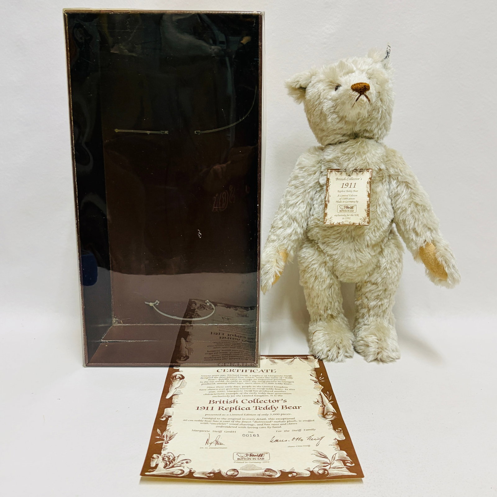 Steiff 1911 British Collectors Teddy Bear, Limited Edition, replica: Steiff 1911 British Collectors Teddy Bear, Limited Edition, replica ------------------ please review all pictures carefully because they are part of the description and show condition issues if any