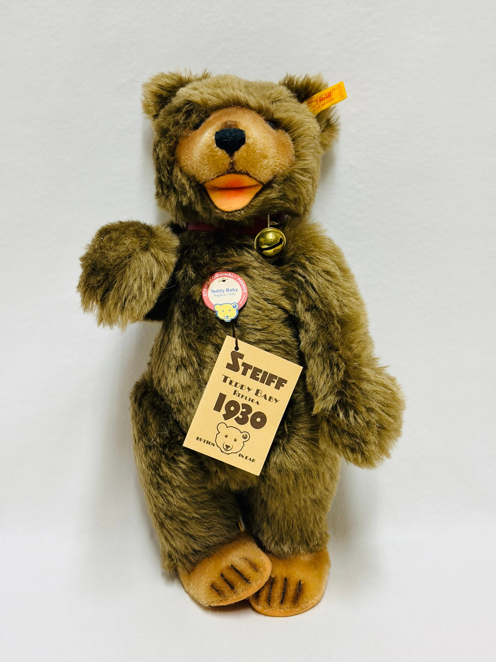 Signed Steiff 1930 Teddy Baby Bear, replica (1 of 11)