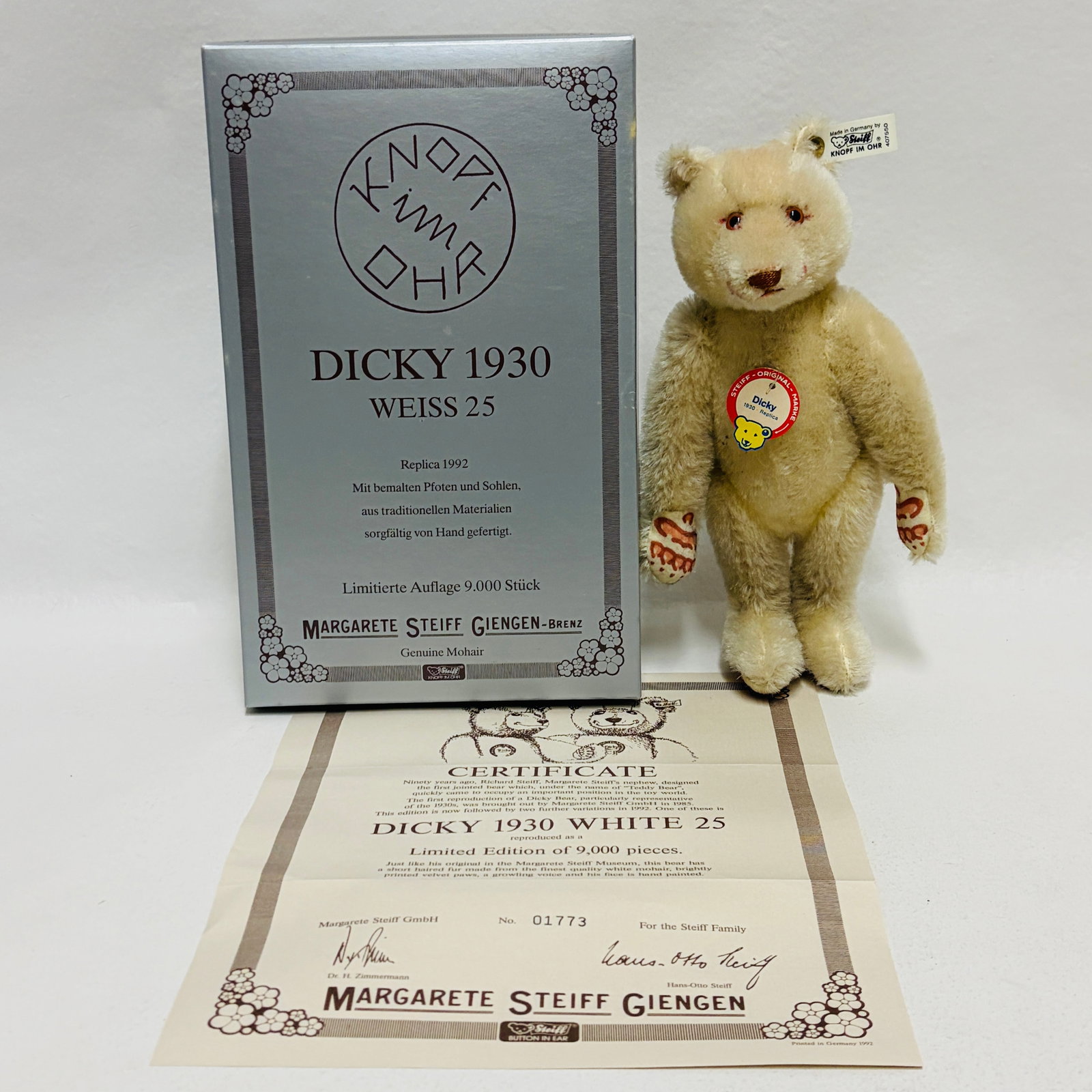 Steiff 1930 Dicky Weiss 25 Teddy Bear, Limited Edition, replica: Steiff 1930 Dicky Weiss 25 Teddy Bear, Limited Edition, replica ------------------ please review all pictures carefully because they are part of the description and show condition issues if any ------