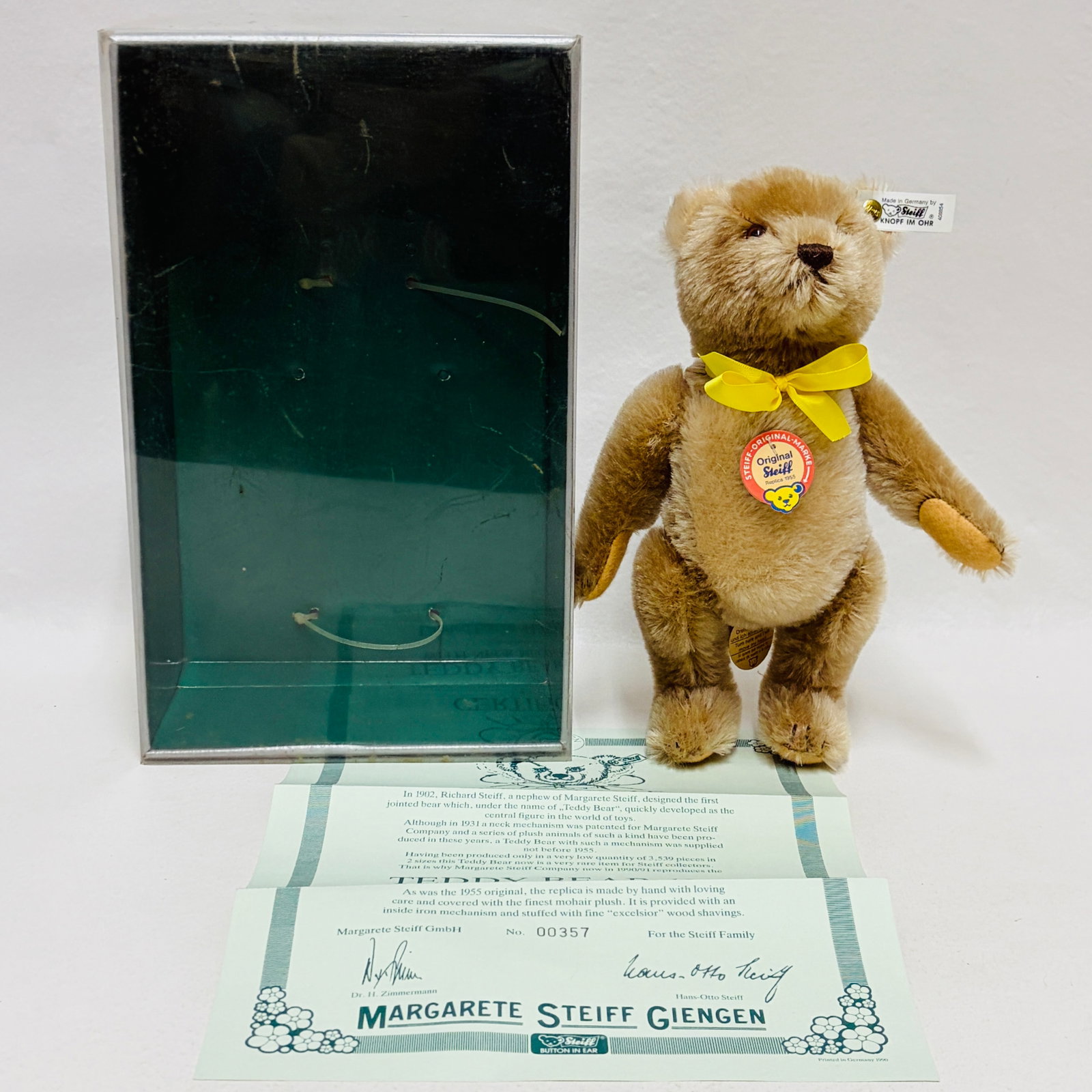 Steiff 1955 Teddy Bear with Neck Mechanism, replica: Steiff 1955 Teddy Bear with Neck Mechanism, replica ------------------ please review all pictures carefully because they are part of the description and show condition issues if any ------------------