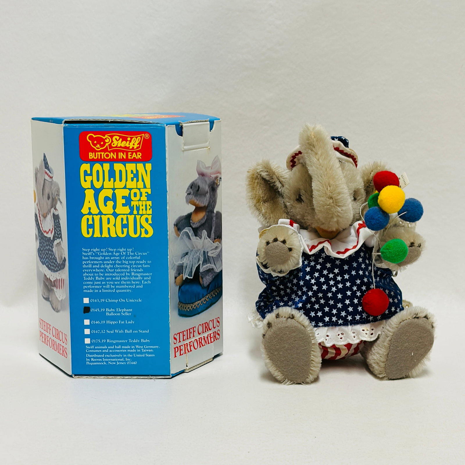 Steiff Golden Age of the Circus with Mohair Baby Elephant Balloon Seller (1 of 10)
