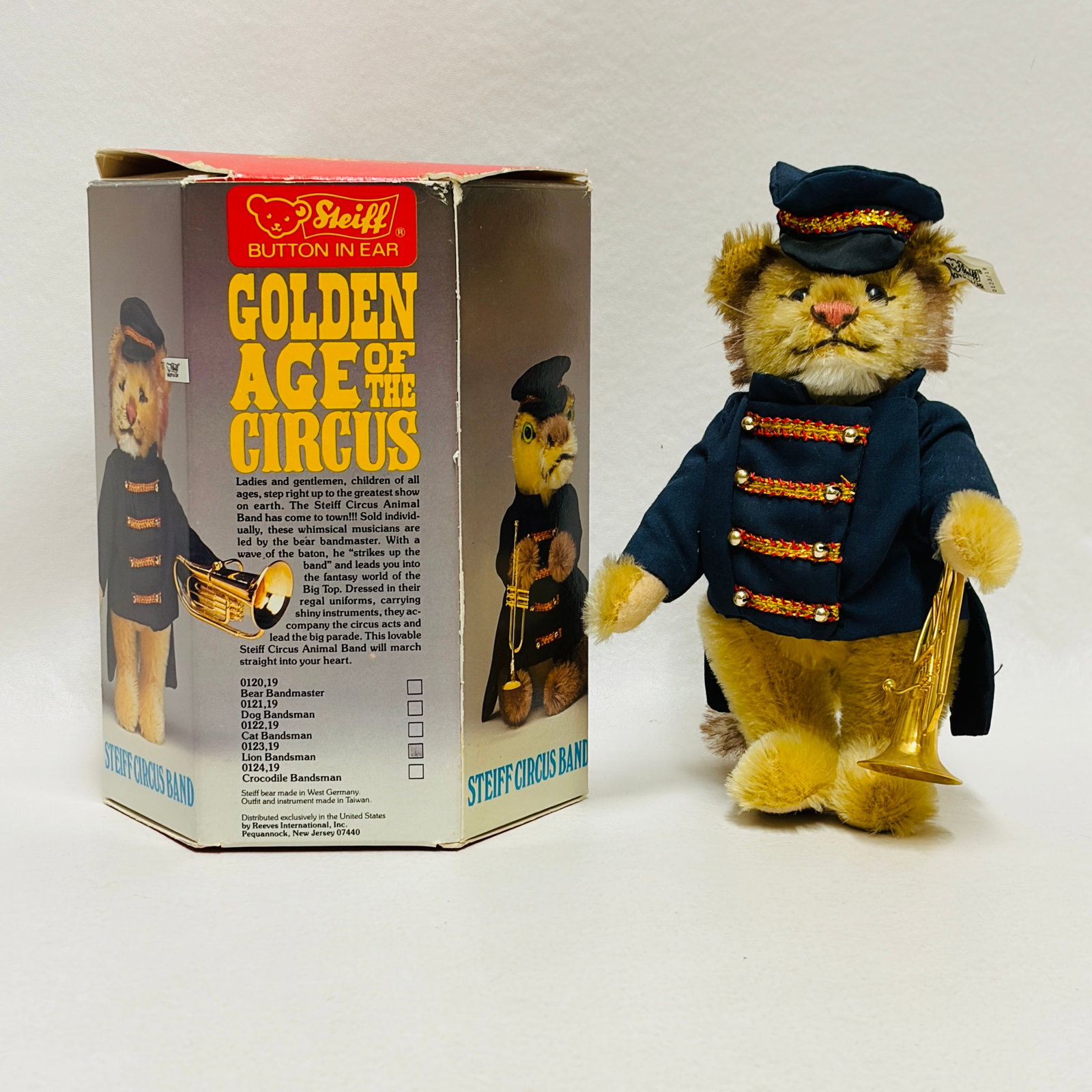 Steiff Golden Age of the Circus with Mohair Lion Bandsman, LE (1 of 9)