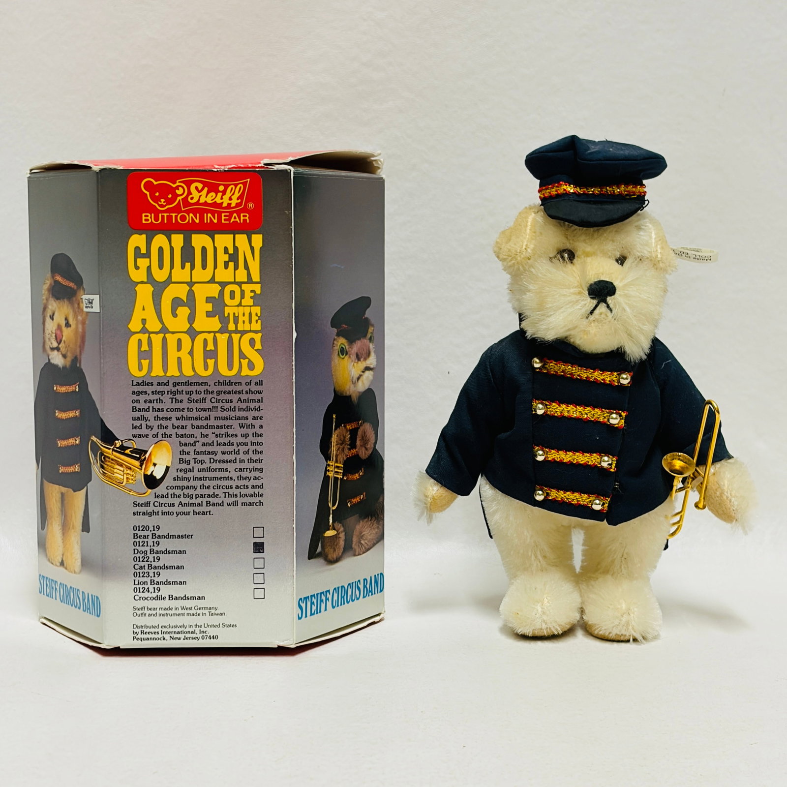 Steiff Golden Age of the Circus with Mohair Dog Bandsman, LE (1 of 9)