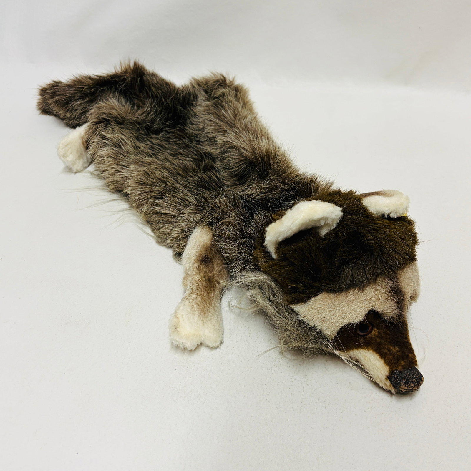 Steiff Lying Raccoon Jolly Raggy (1 of 8)