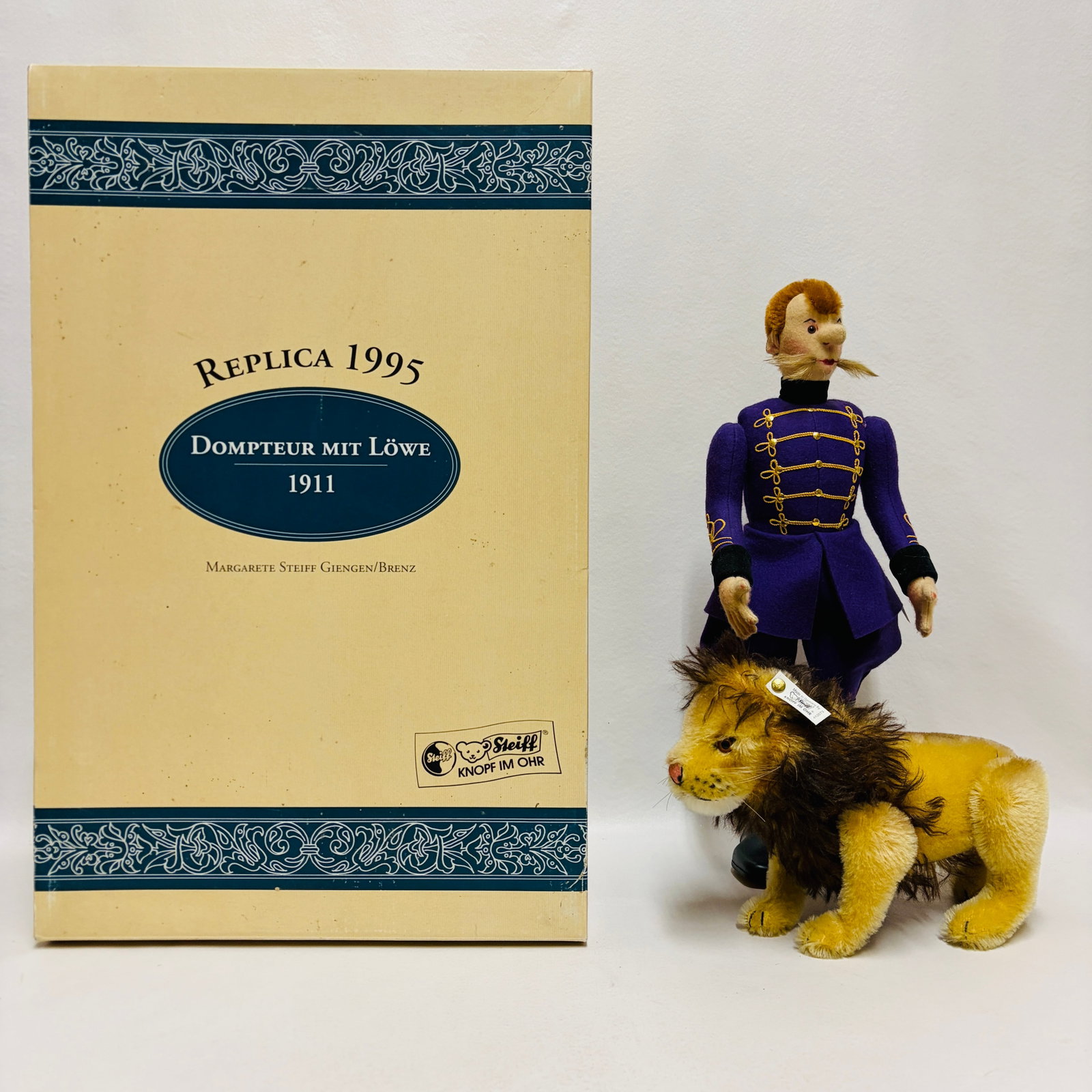 Steiff 1911 Lion Tamer Felt Doll and Mohair Lion, Limited Edition,replica (1 of 16)