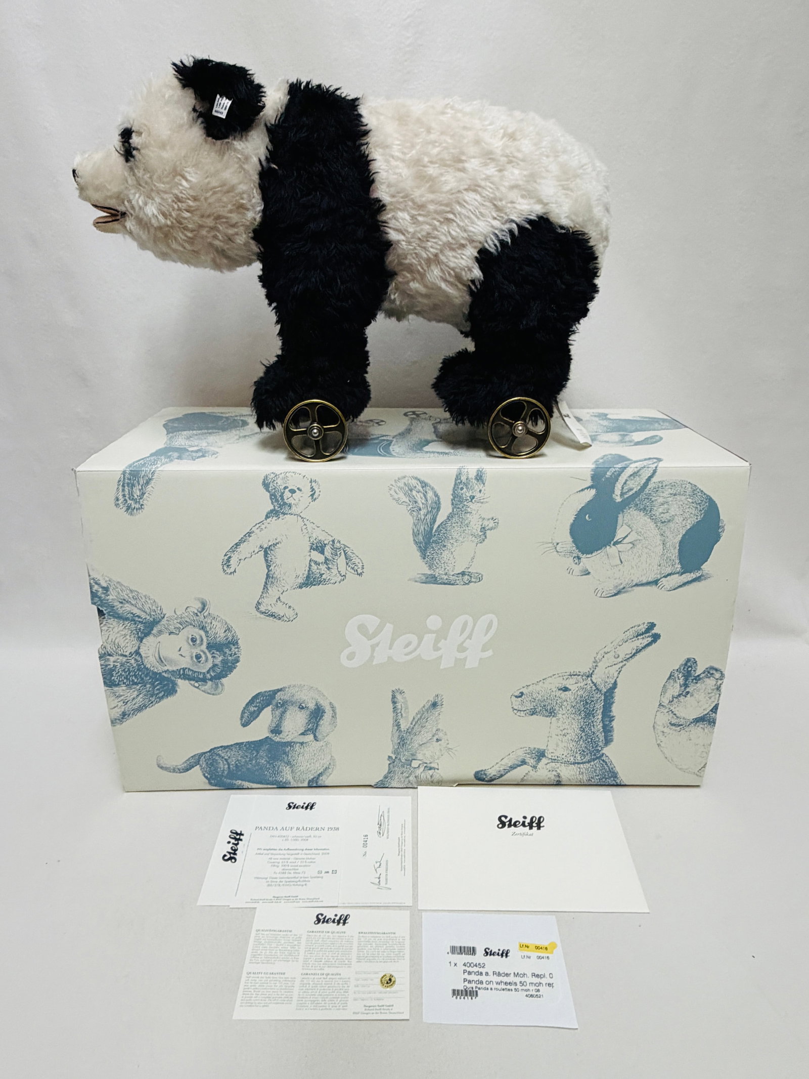 Steiff 1938 Panda Bear on Wheels, Limited Edition, replica (1 of 13)
