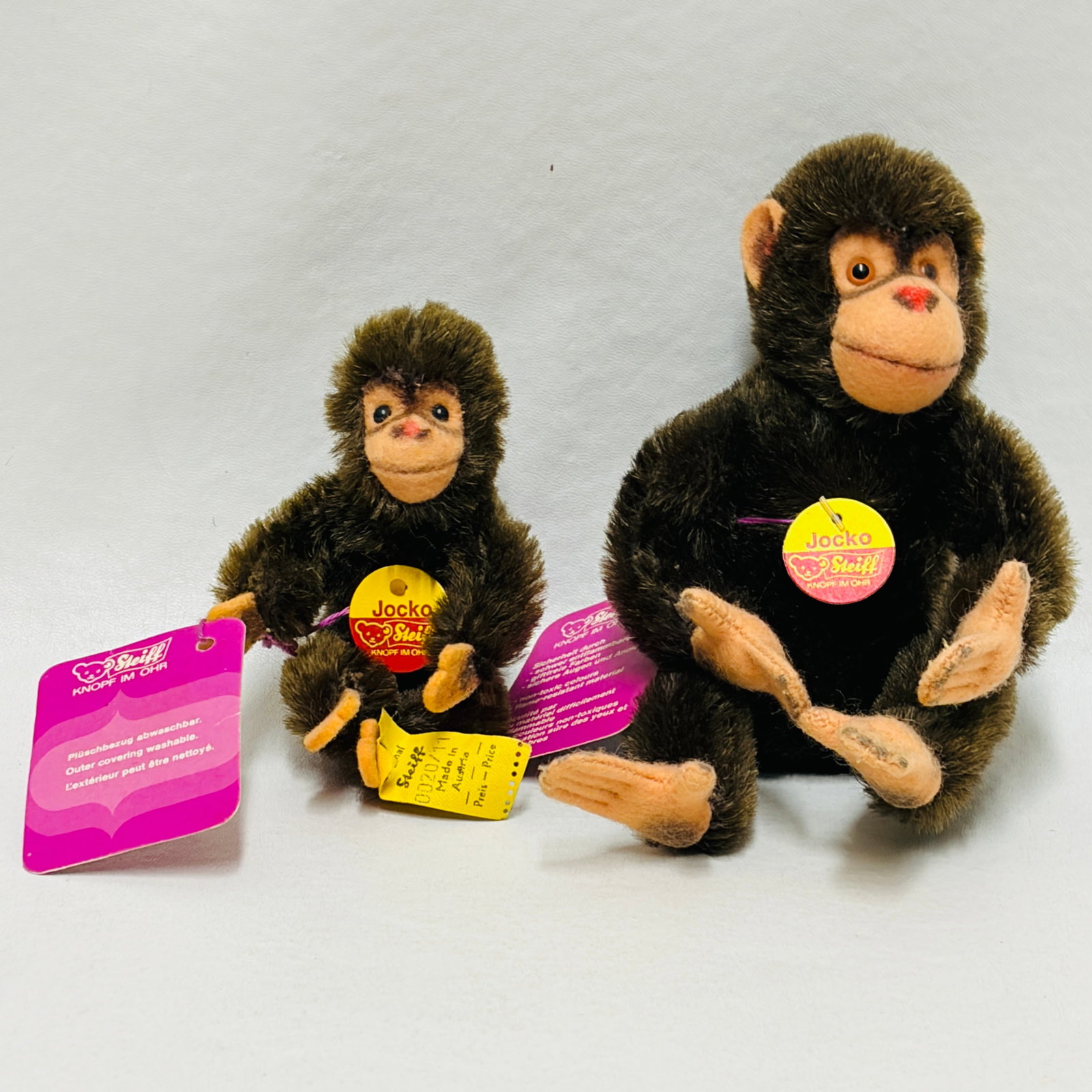 Two Steiff Jocko Chimpanzee (1 of 14)