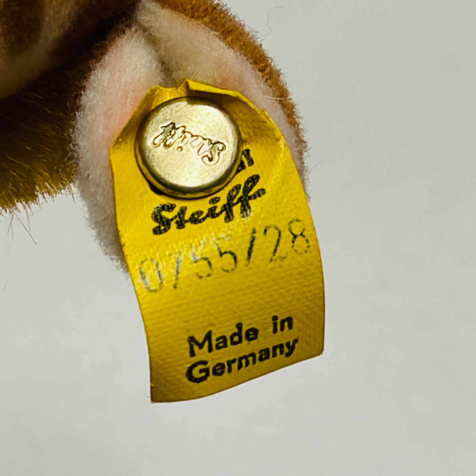 Two Steiff Giraffes - 11