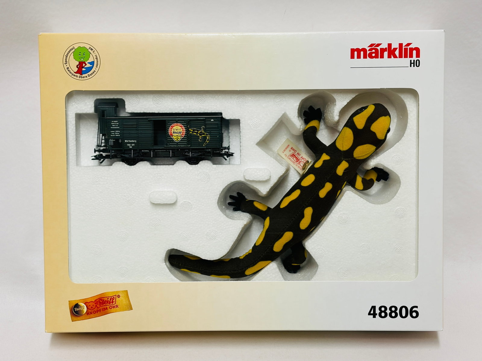Steiff Salamander Set with a Marklin HO Freight Car (1 of 8)
