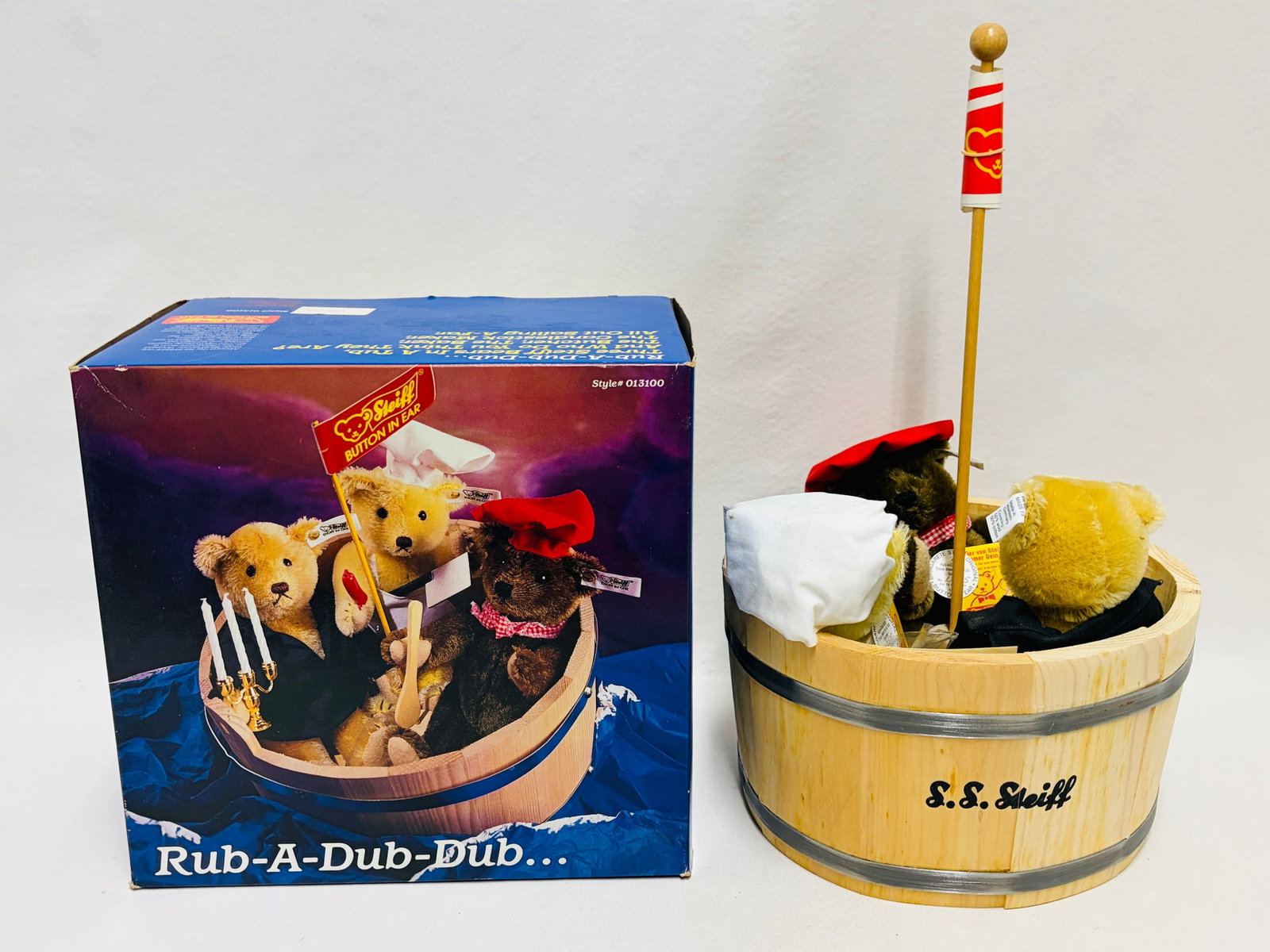 Steiff Rub A Dub Dub Set with Three Mohair Bears (1 of 16)