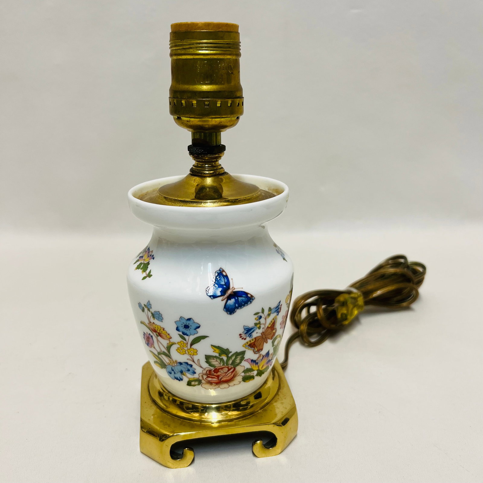 Vintage Chinese Porcelain Butterfly Mini Lamp Brass Base (1 of 4)