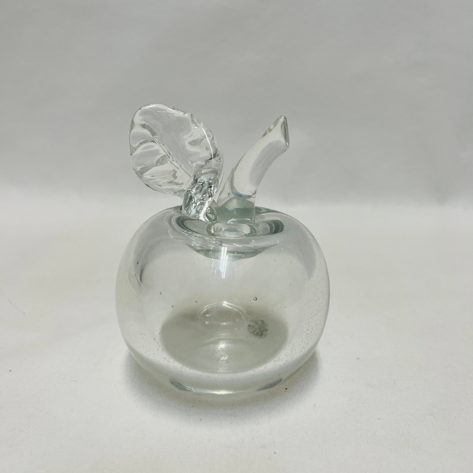Adam Jab?onski Signed Polish Art Glass Clear Crystal Apple Paperweight: Adam Jab?onski Signed Polish Art Glass Clear Crystal Apple Paperweight