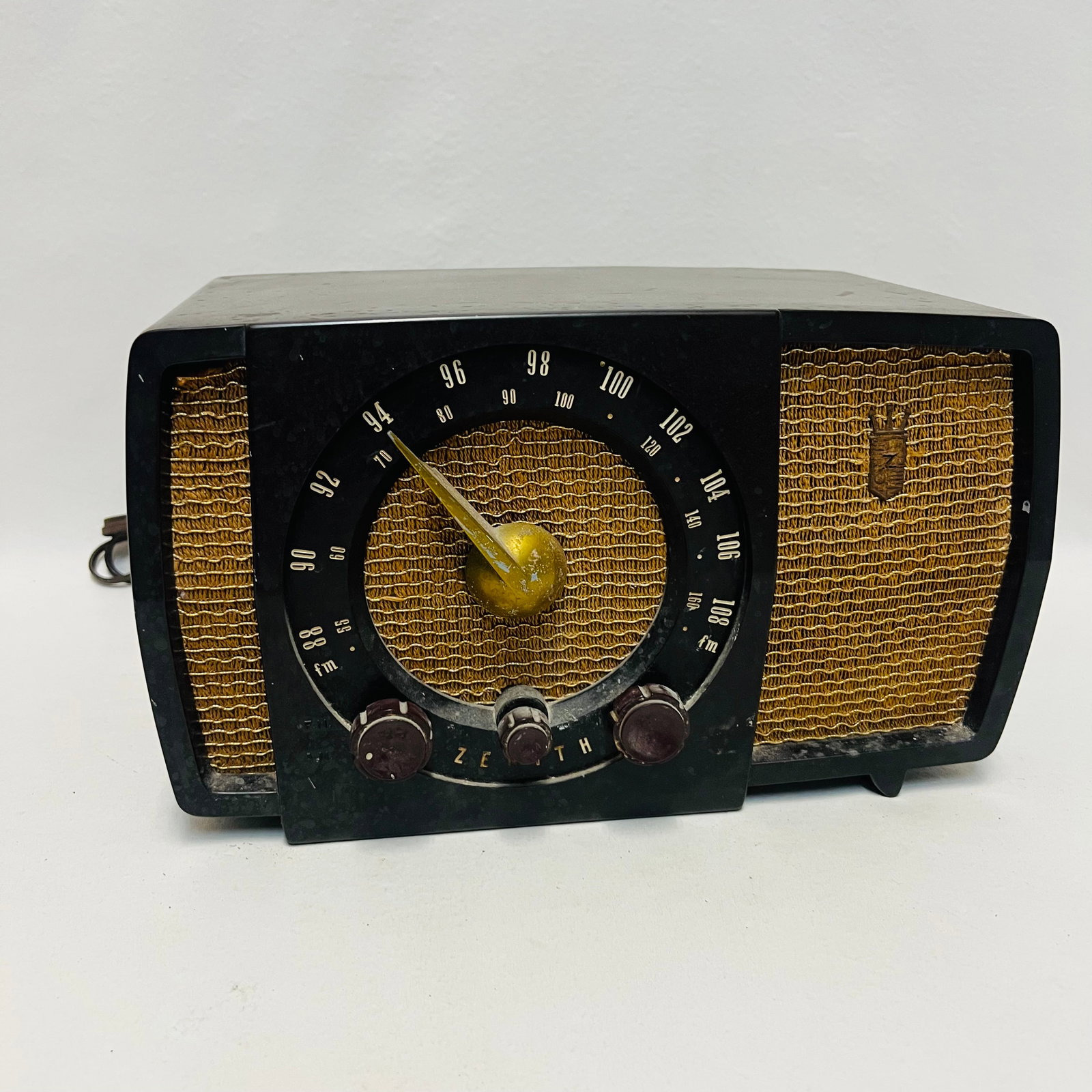 Vintage 1950s Zenith AM/FM Tube Radio Bakelite Cabinet Mid-Century Modern (1 of 6)