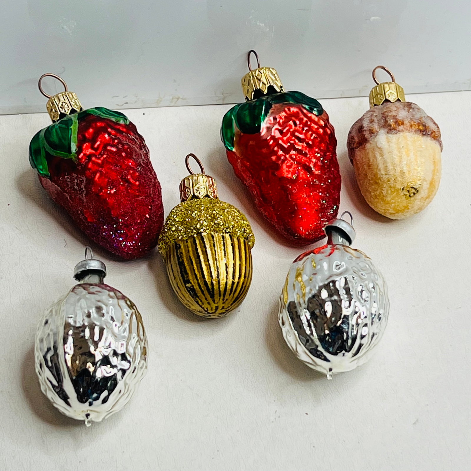 Lot of 6 Vintage Blown Glass Christmas Ornaments Strawberries Walnuts Acorns (1 of 2)