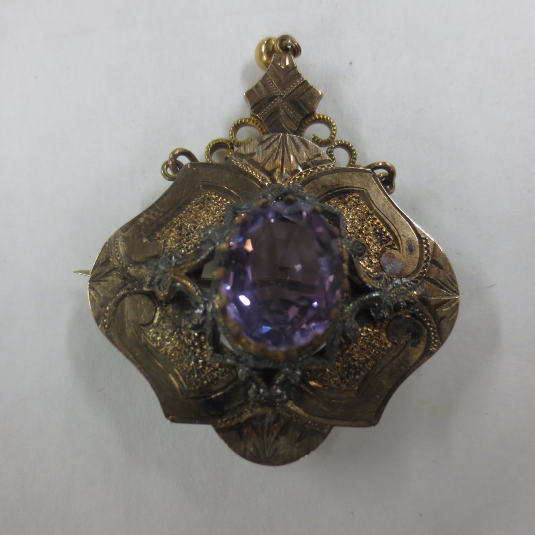 Edwardian Gold and Amethyst pendant: Edwardian Gold and Amethyst pendant, approx. 2"x1.5"