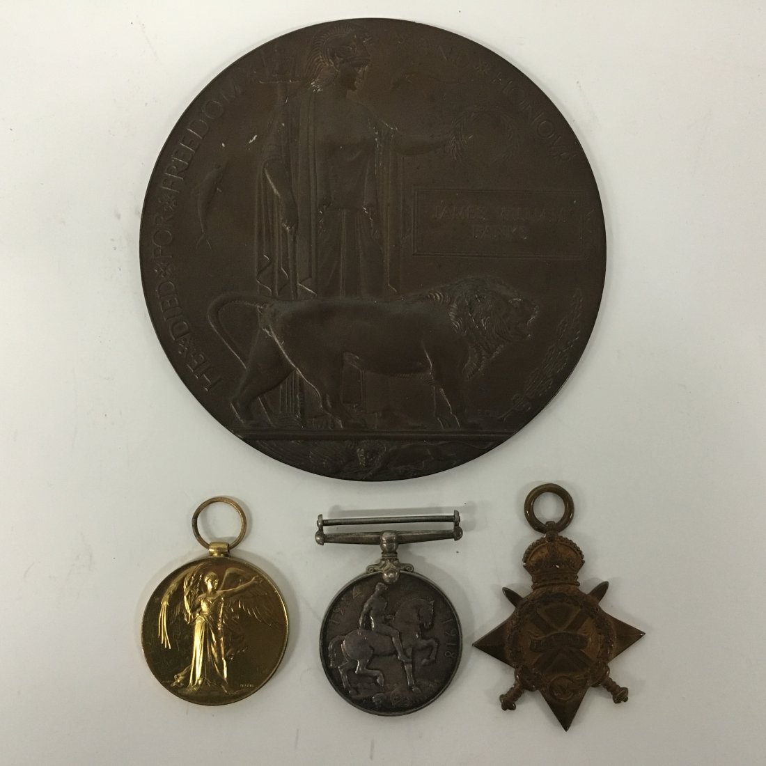 Military plaque James William Banks, medals 1914, 1918 (1 of 5)