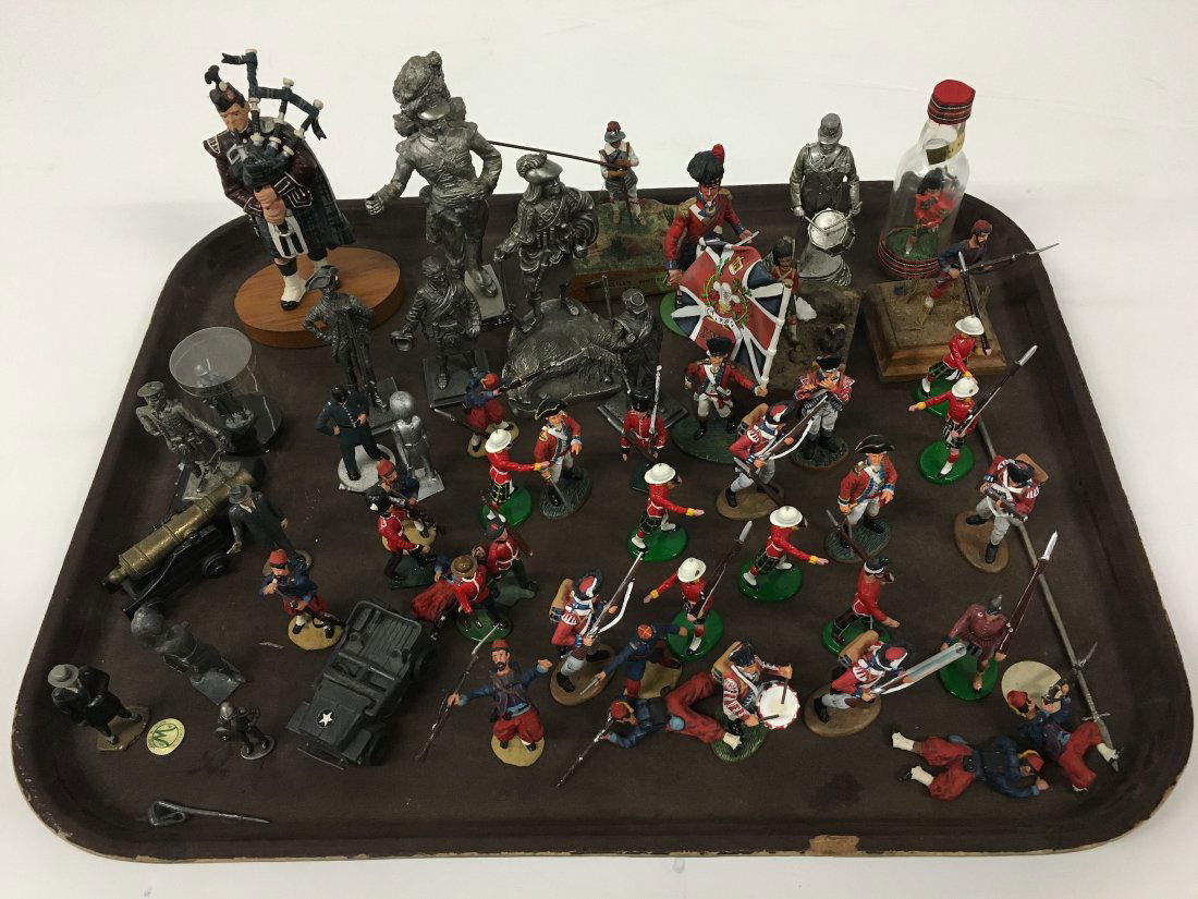 Huge Military Collection painted lead soldiers (1 of 6)