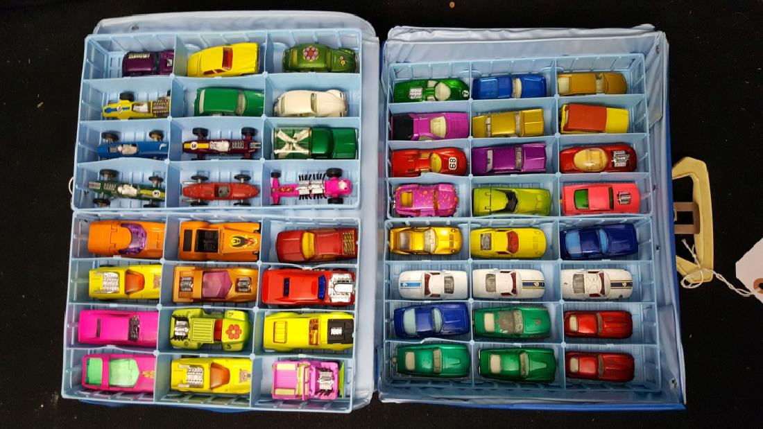 48 Corgi & Matchbox Superfast Collection w Case (1 of 9)