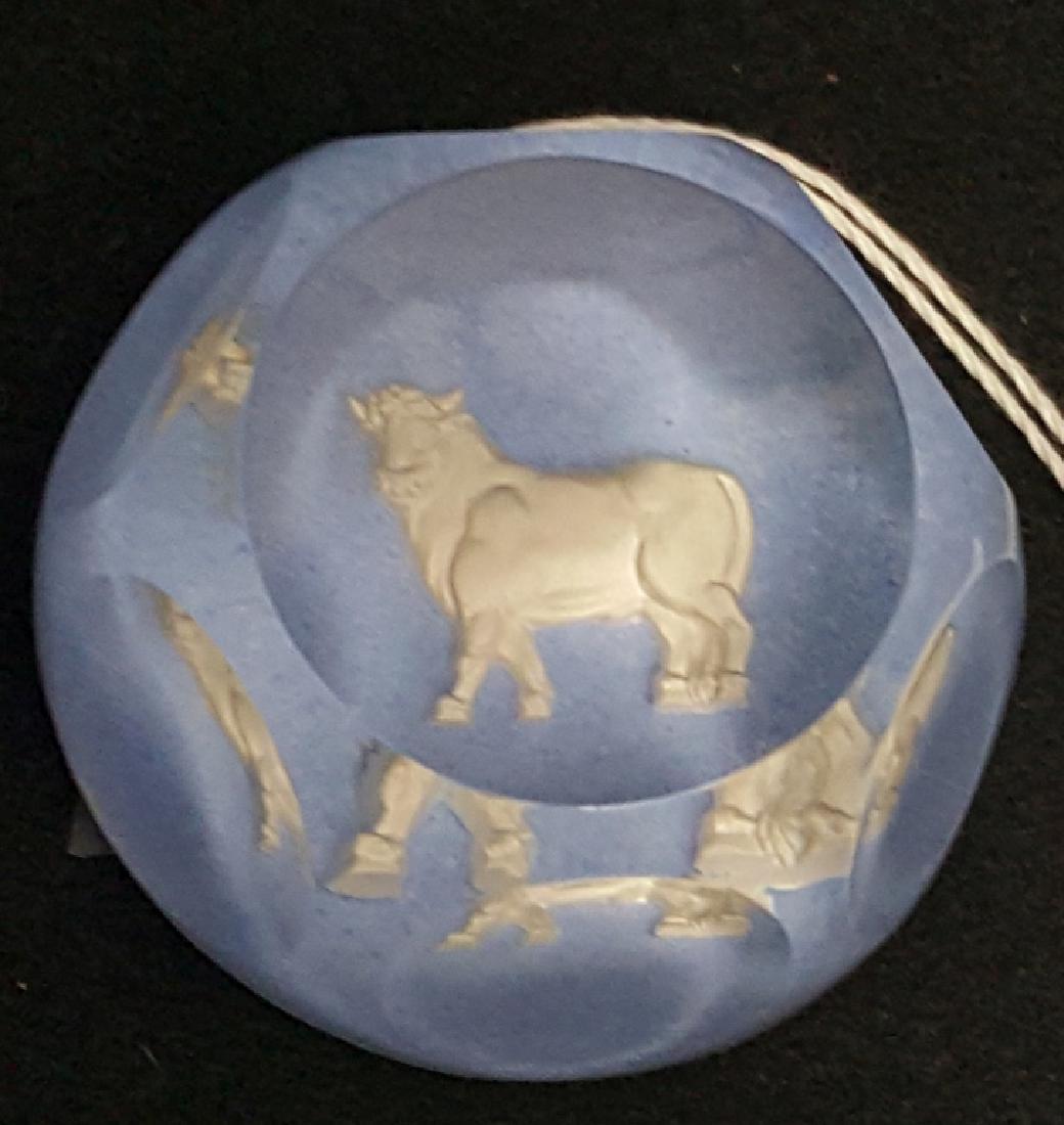 Baccarat Sulfide Taurus the Bull Paperweight (1 of 2)