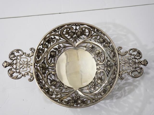 Excellent Quality Antique English Silver Basket (1 of 2)