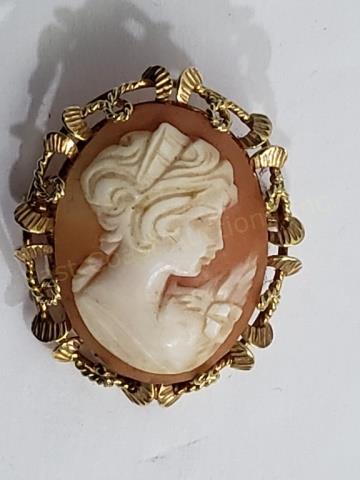 14K Gold Shell Cameo: 14K Gold marked cameo. 1 3/16" tall. Total weight 3.2 DWT.