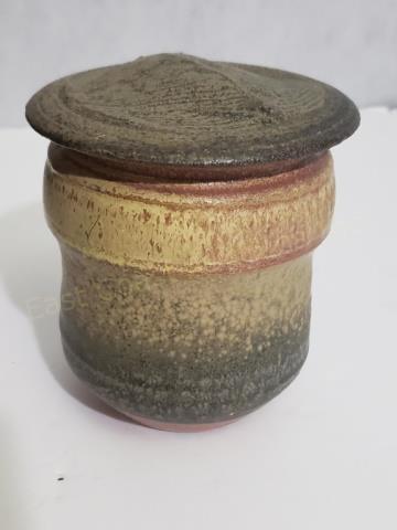 Karen Karnes Pottery Covered Jar 5.5" (1 of 2)