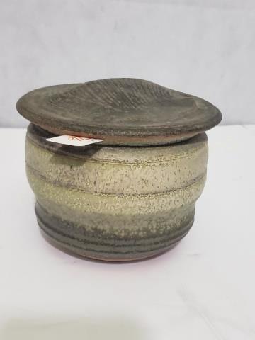 Karen Karnes Covered Pottery Jar Vase 5.5" (1 of 2)
