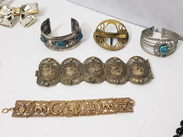 Group of 5 Ethnic / Turquoise Silver Bracelets (1 of 14)