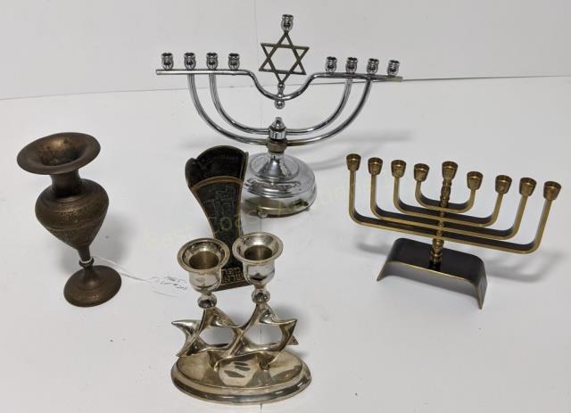 Group lot of Judaica - Menorahs, etc.: Musical menorah, 9" tall overall (missing foot), silver plated double Jewish star shabbos candle stick, hammered brass Persian vase, brass "Israel" vase, and a small brass menorah marked "Jerusalem". 