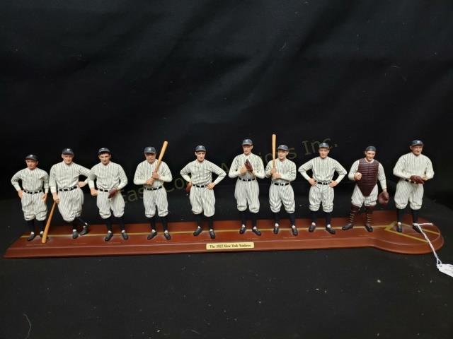 '27 NY Yankees Danbury Mint Cooperstown Collection: Murders' Row - Highly detailed figurine collection mounted on wood of the 1927 New York Yankees: Miller Huggins, Earle Combs, Mark Koenig, Babe Ruth, Lou Gehrig, Bob Meusel, Tony Lazzeri, Joe Dugan, P